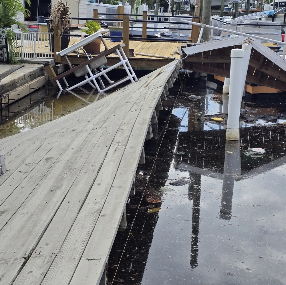 FLOOD LOSS. SEE PICS. - Picture 5 of 6